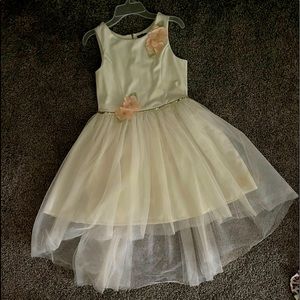 Girls formal cream dress✨